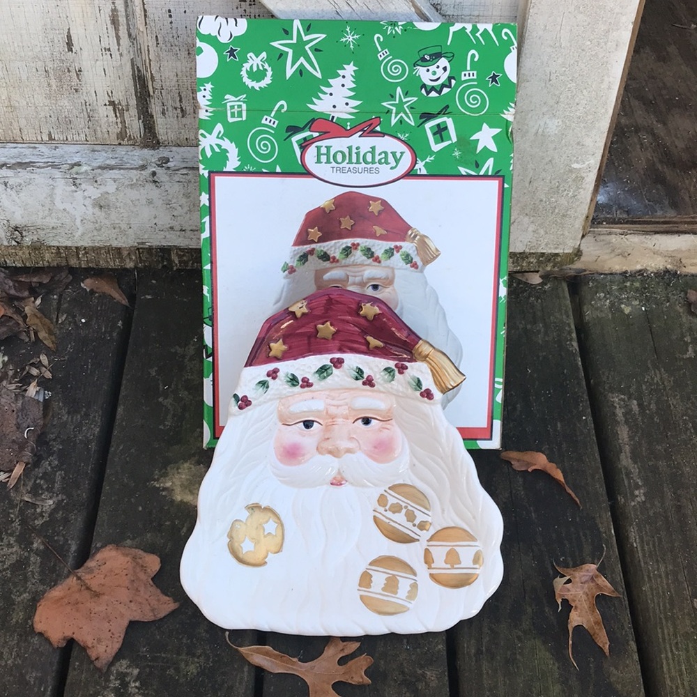 HOLIDAY TREASURES - Picture 2 of 14
